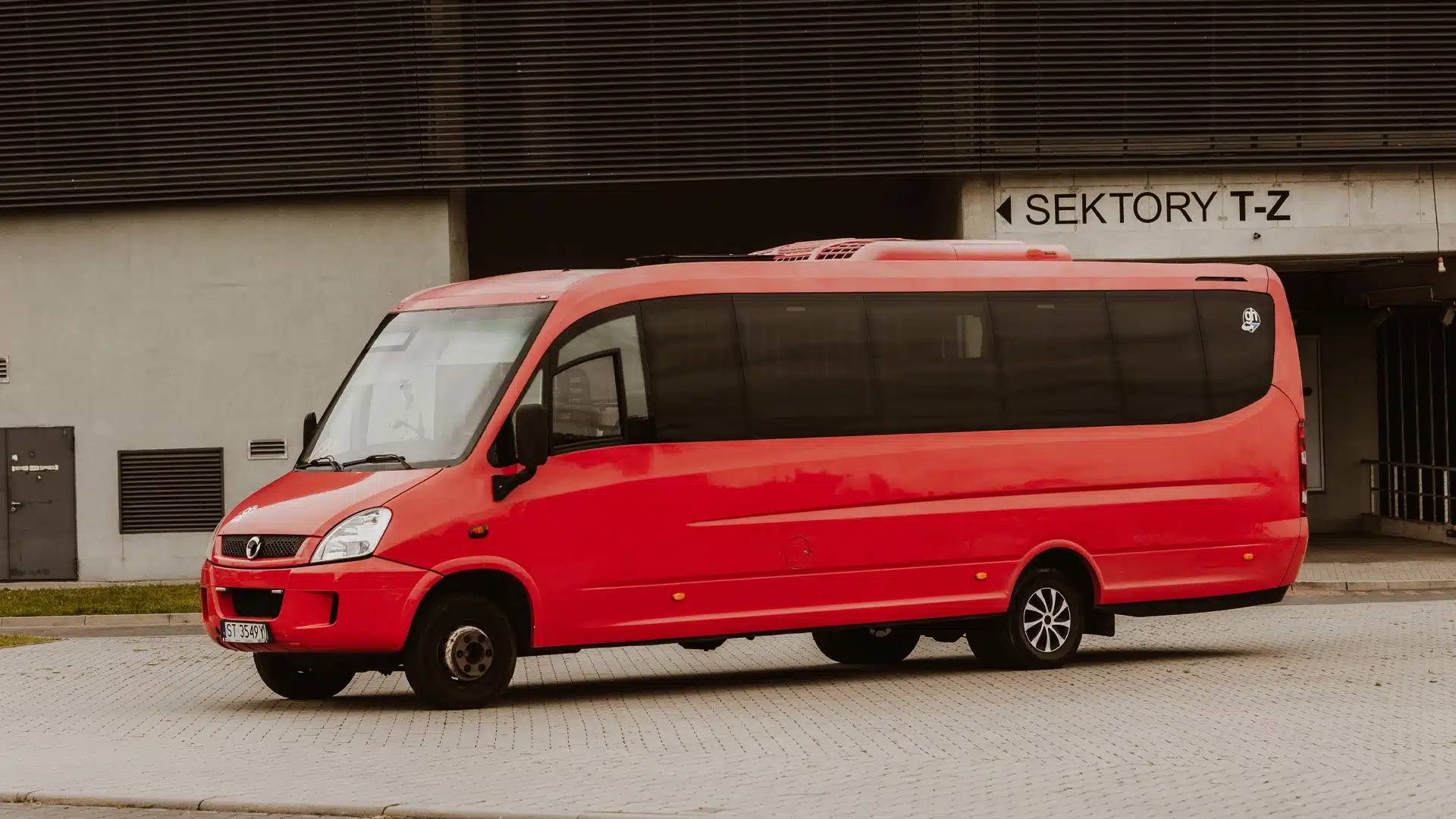 zdjęcie gh bus bus czerwony (1920x1080px)